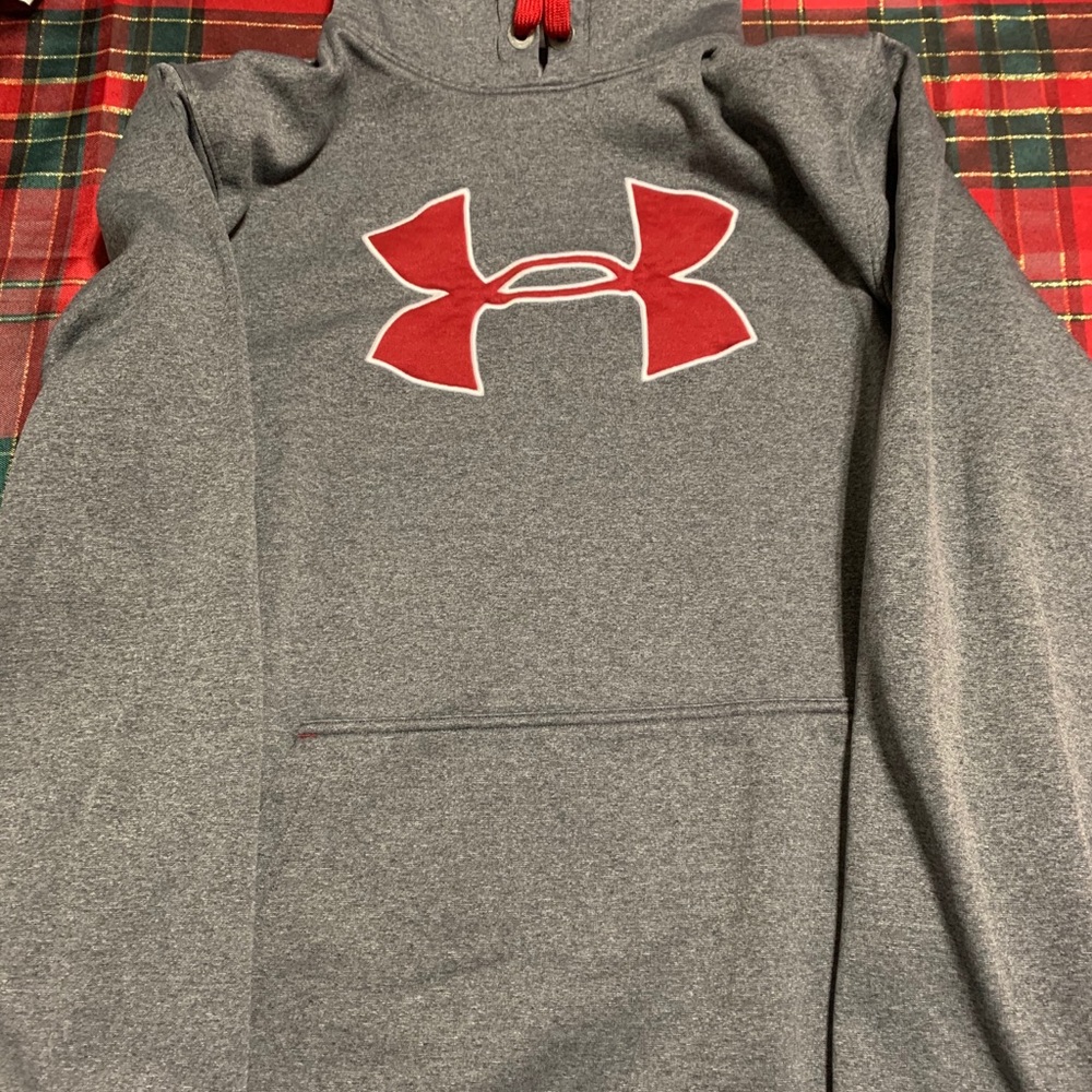 Lightly used men’s under Armour hoodie